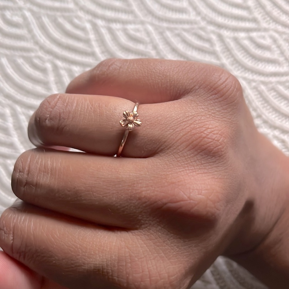 🌸 Kirstin Ash Hibiscus Ring